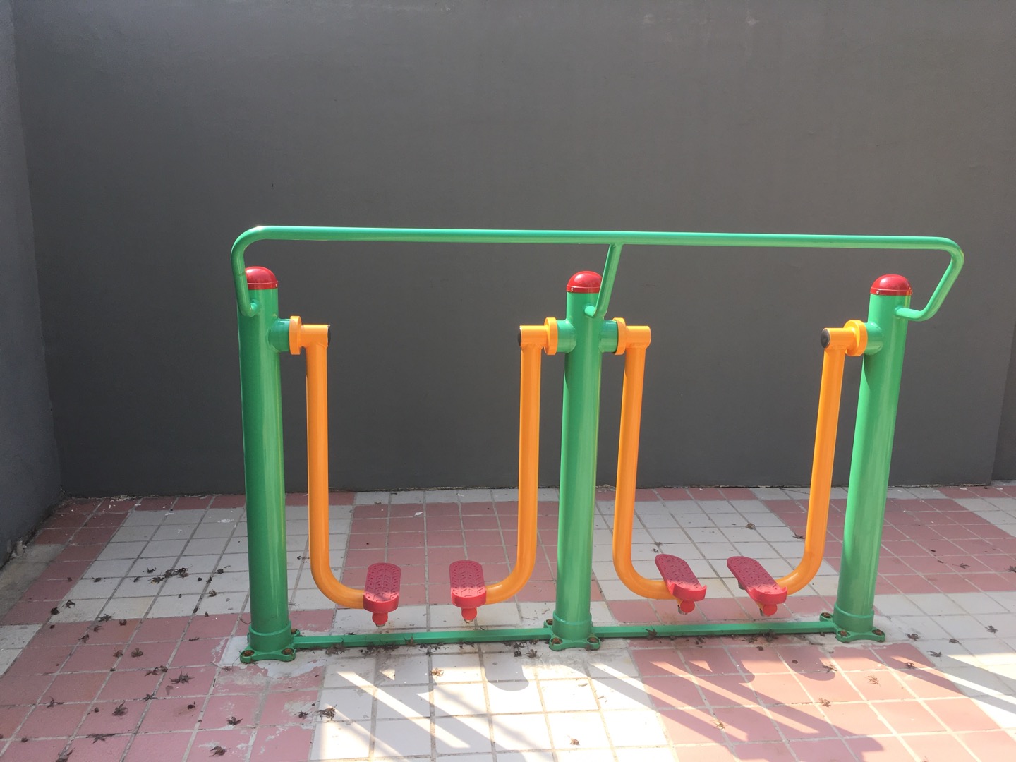 兩聯漫步機