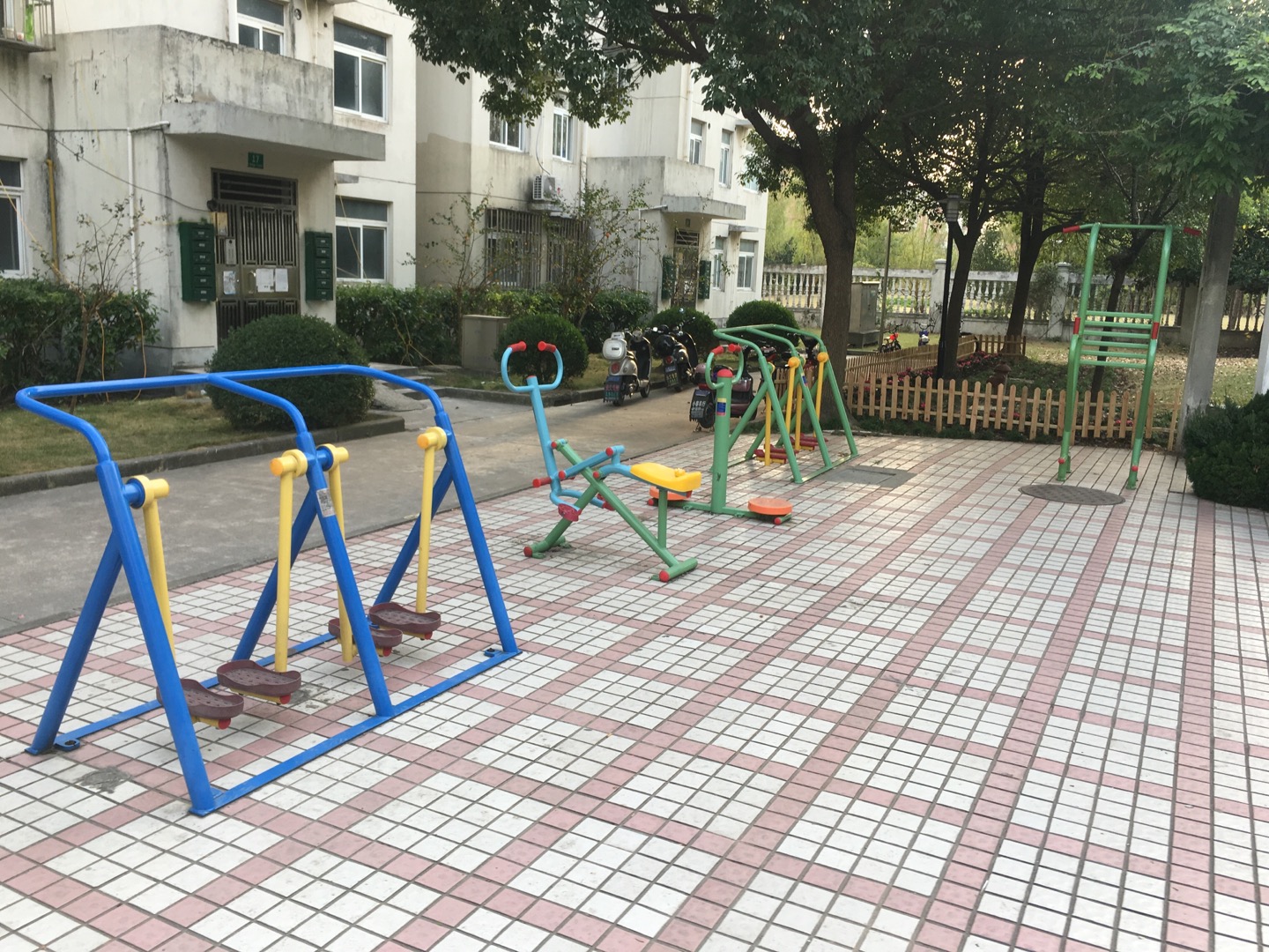 浦東新區合慶鎮勝利居委169弄小區健身苑點2