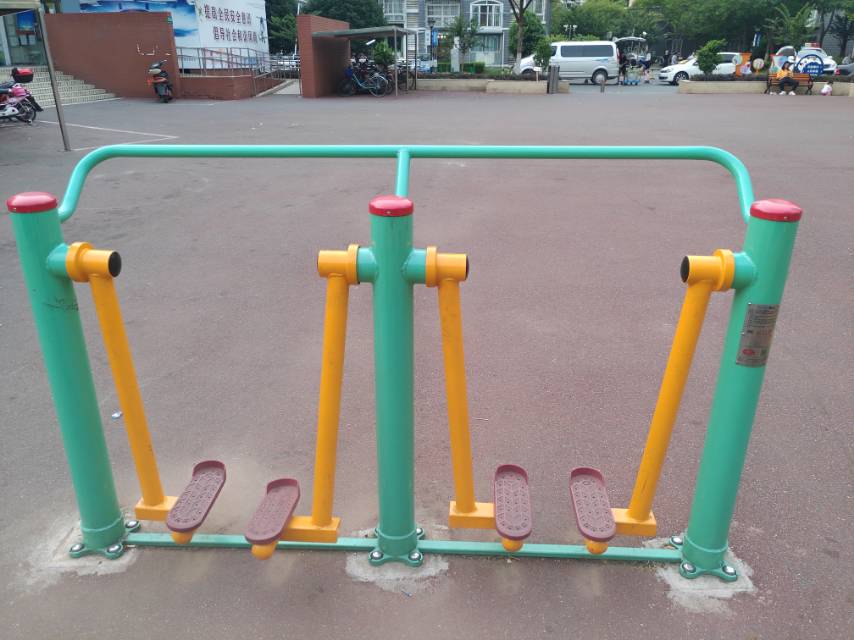 兩聯漫步機
