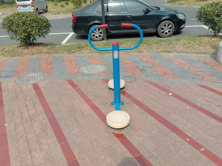 扭腰器