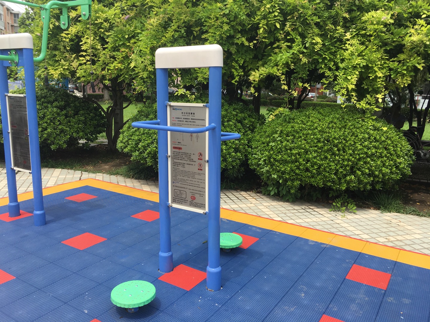 雙立柱扭腰器