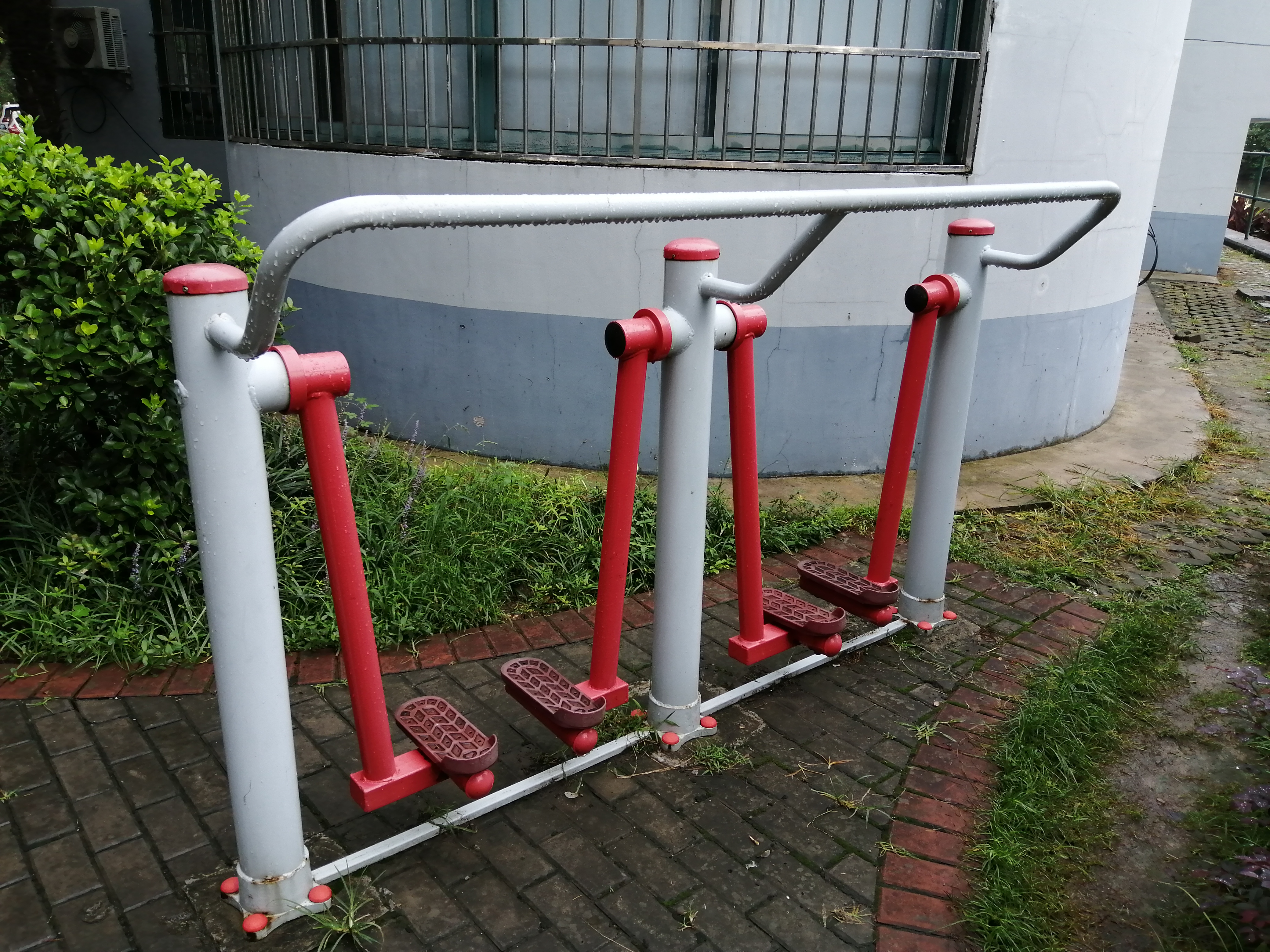 兩聯漫步機