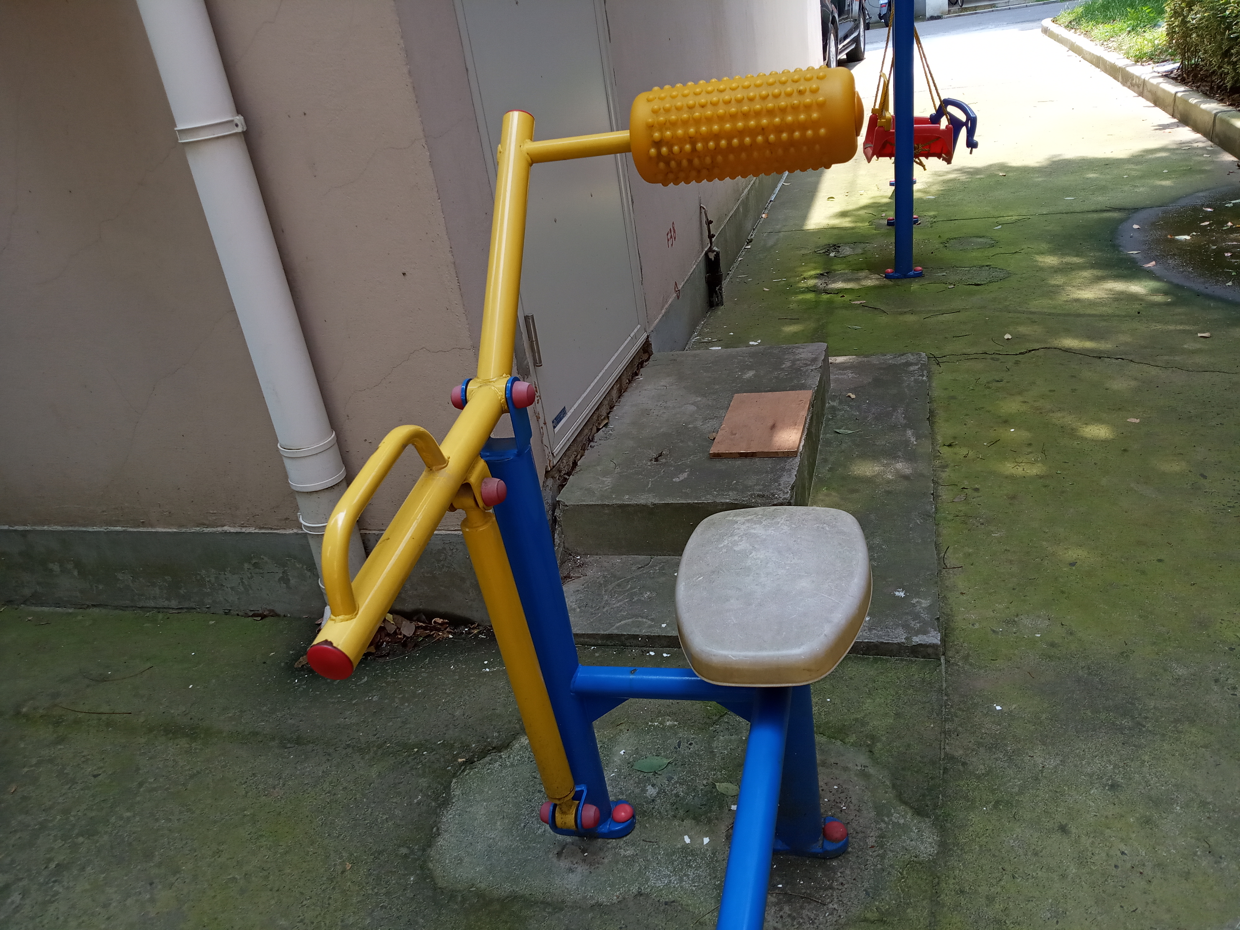 腹背鍛煉器
