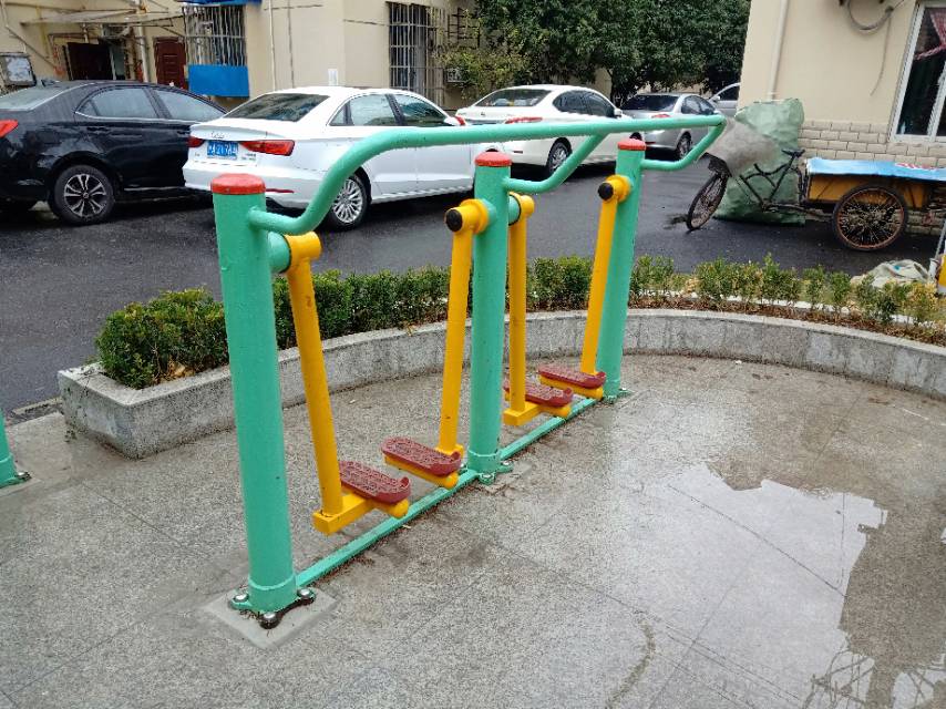 兩聯漫步機