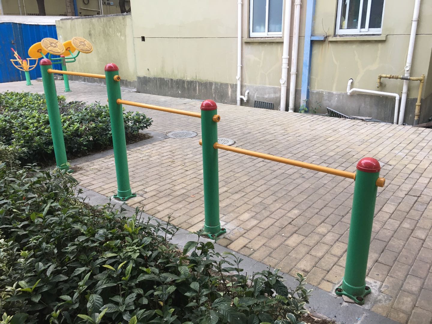 多聯壓腿架