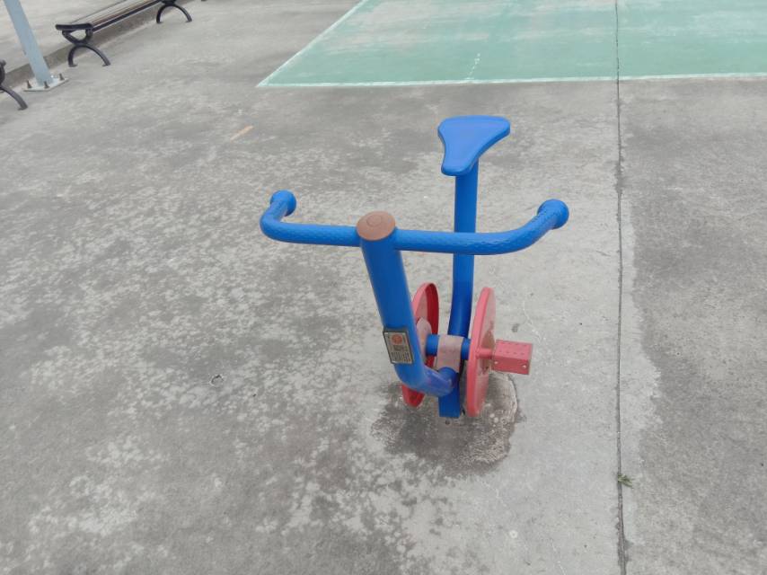 直立健身車
