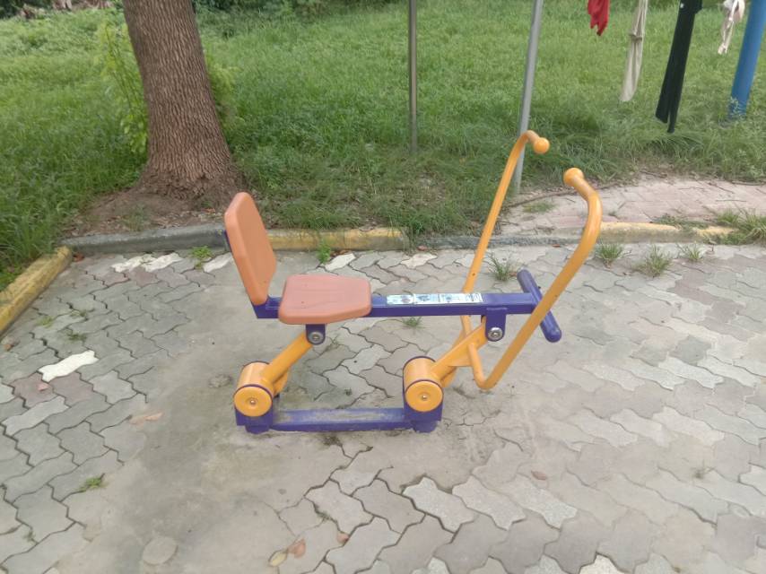 劃船器