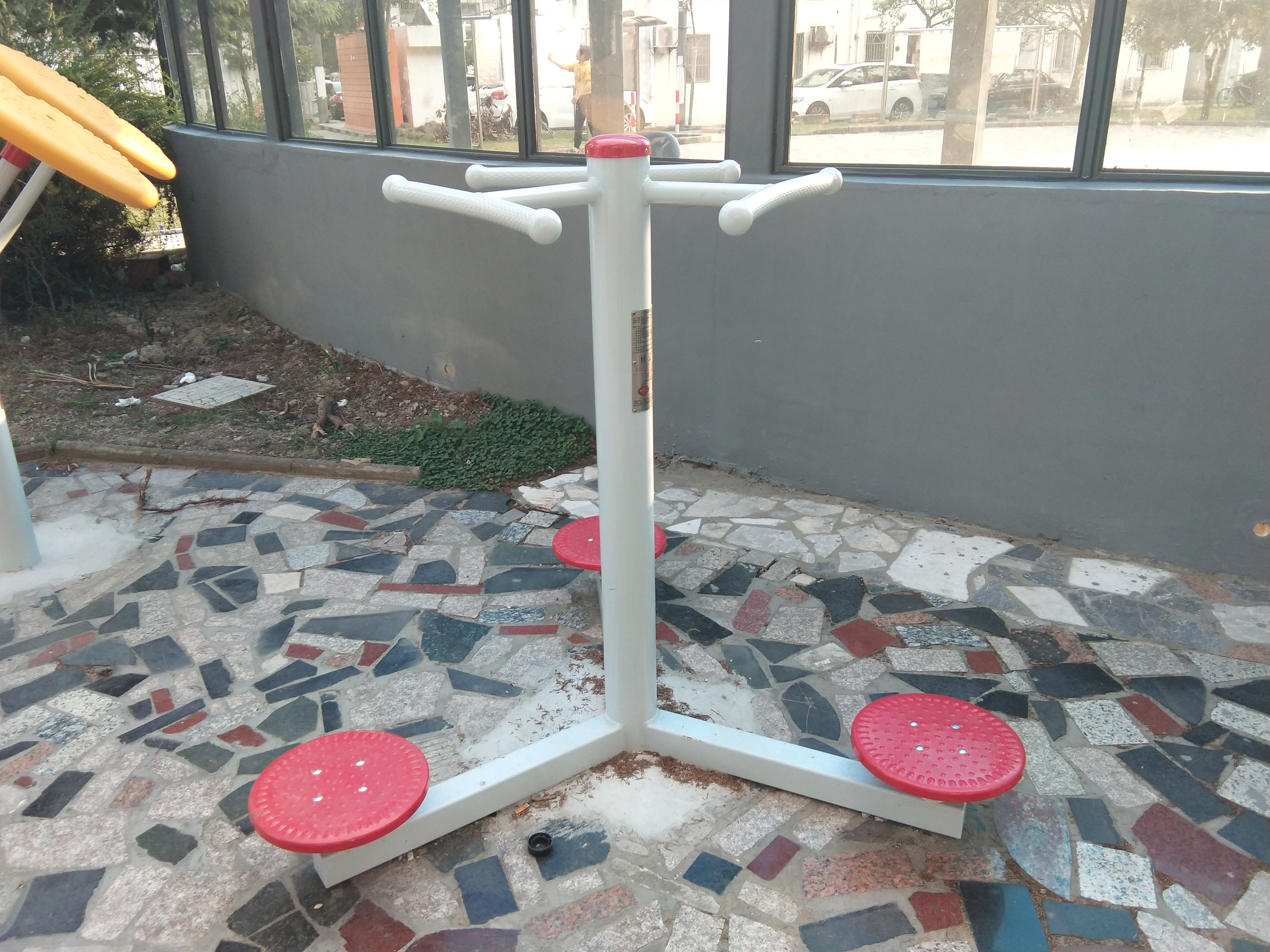 三位扭腰器