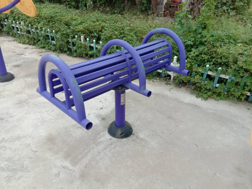 腰背伸展器