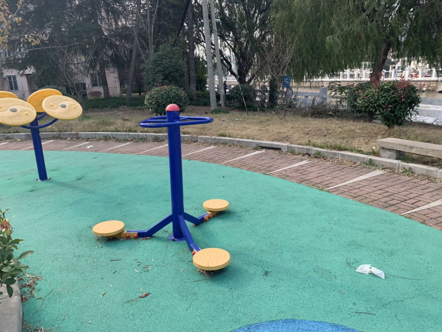 扭腰器