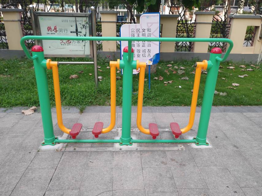 兩聯漫步機