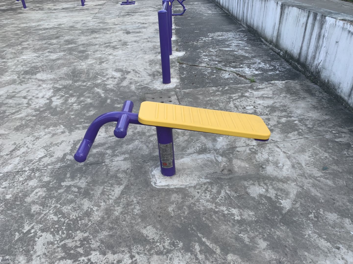 單人腹肌架