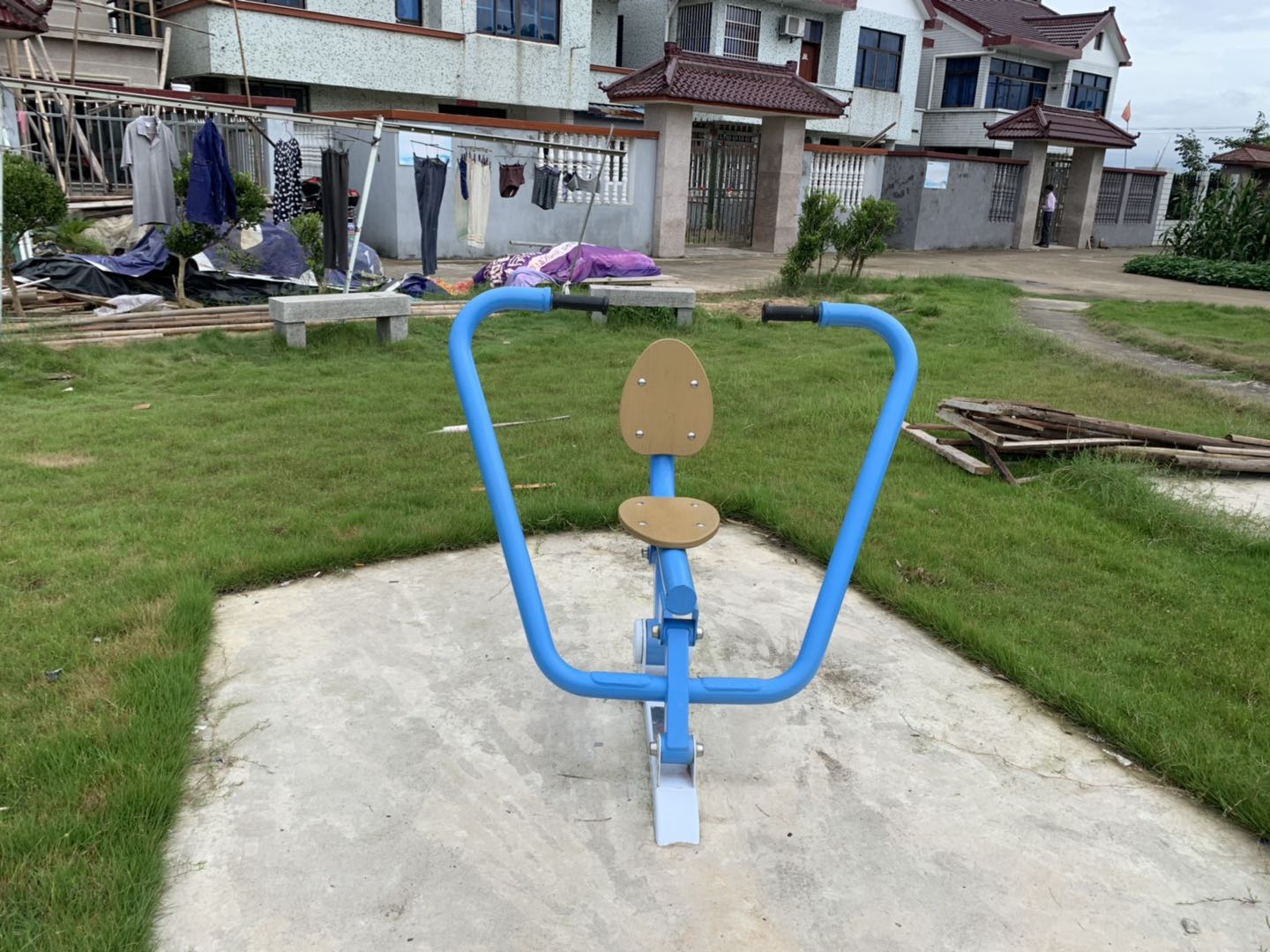 自重式平推訓練器