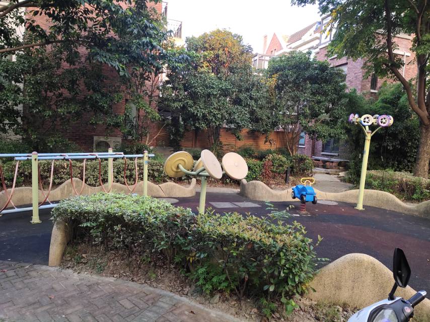 嘉保社區(qū)小公園健身點(diǎn)