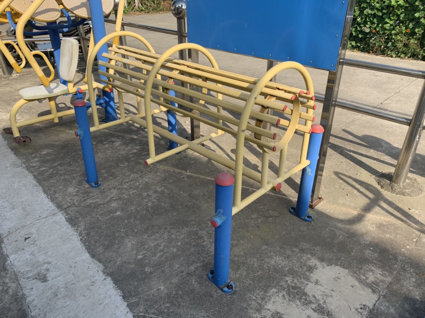 伸腰器