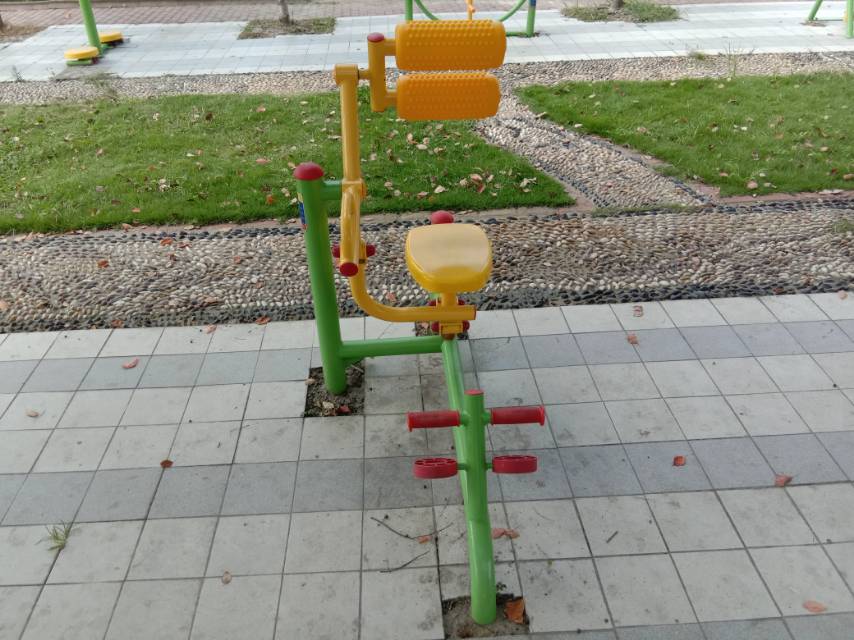 腹背鍛煉器