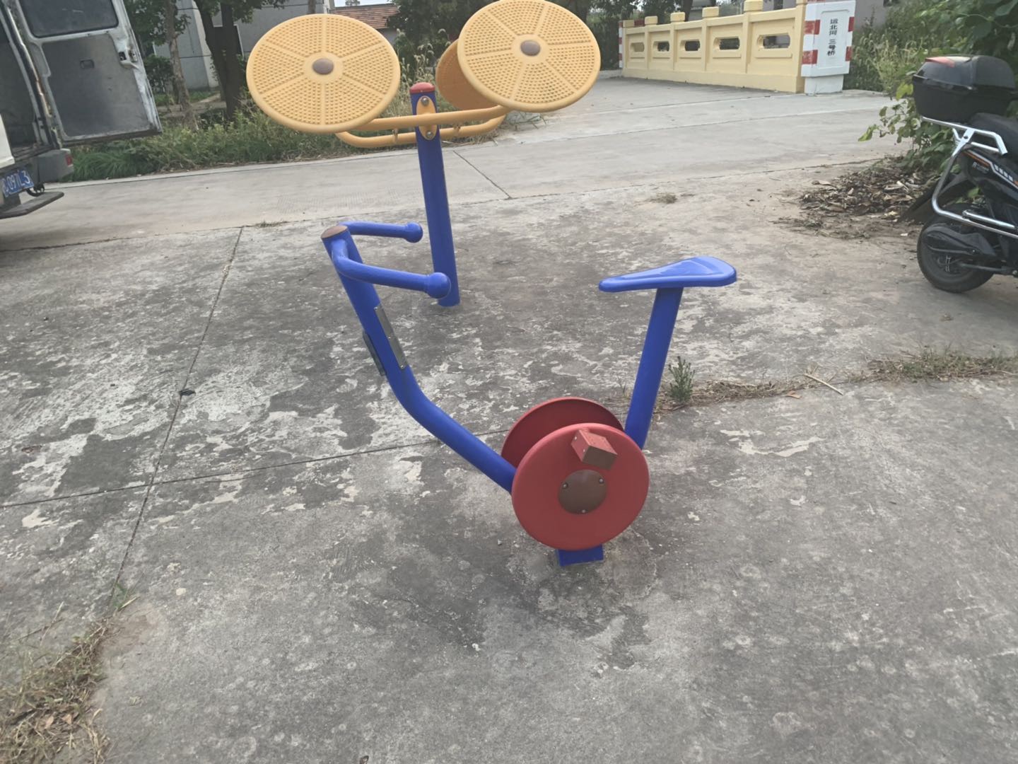 直立健身車