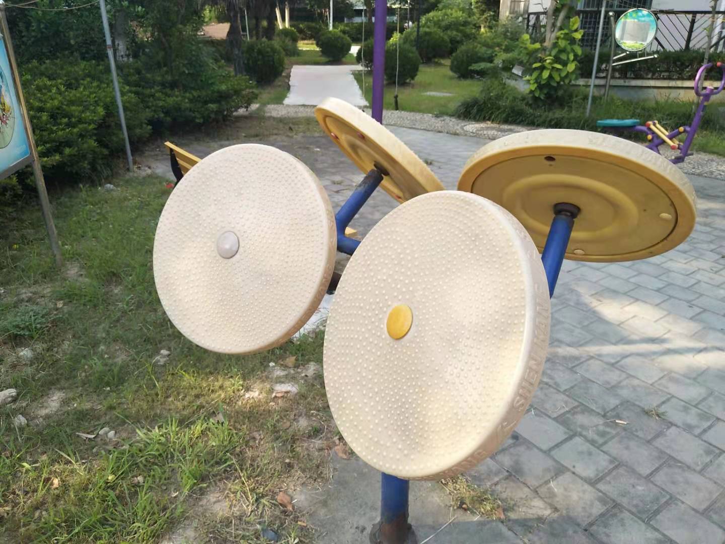 扭腰器