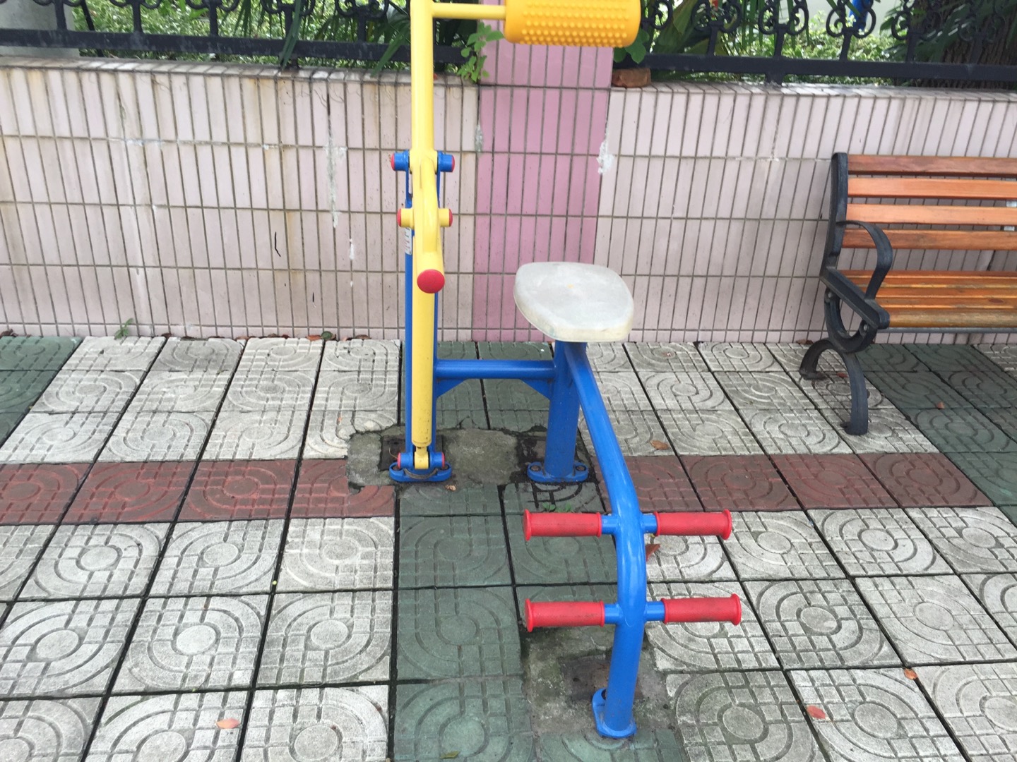 腹背鍛煉器