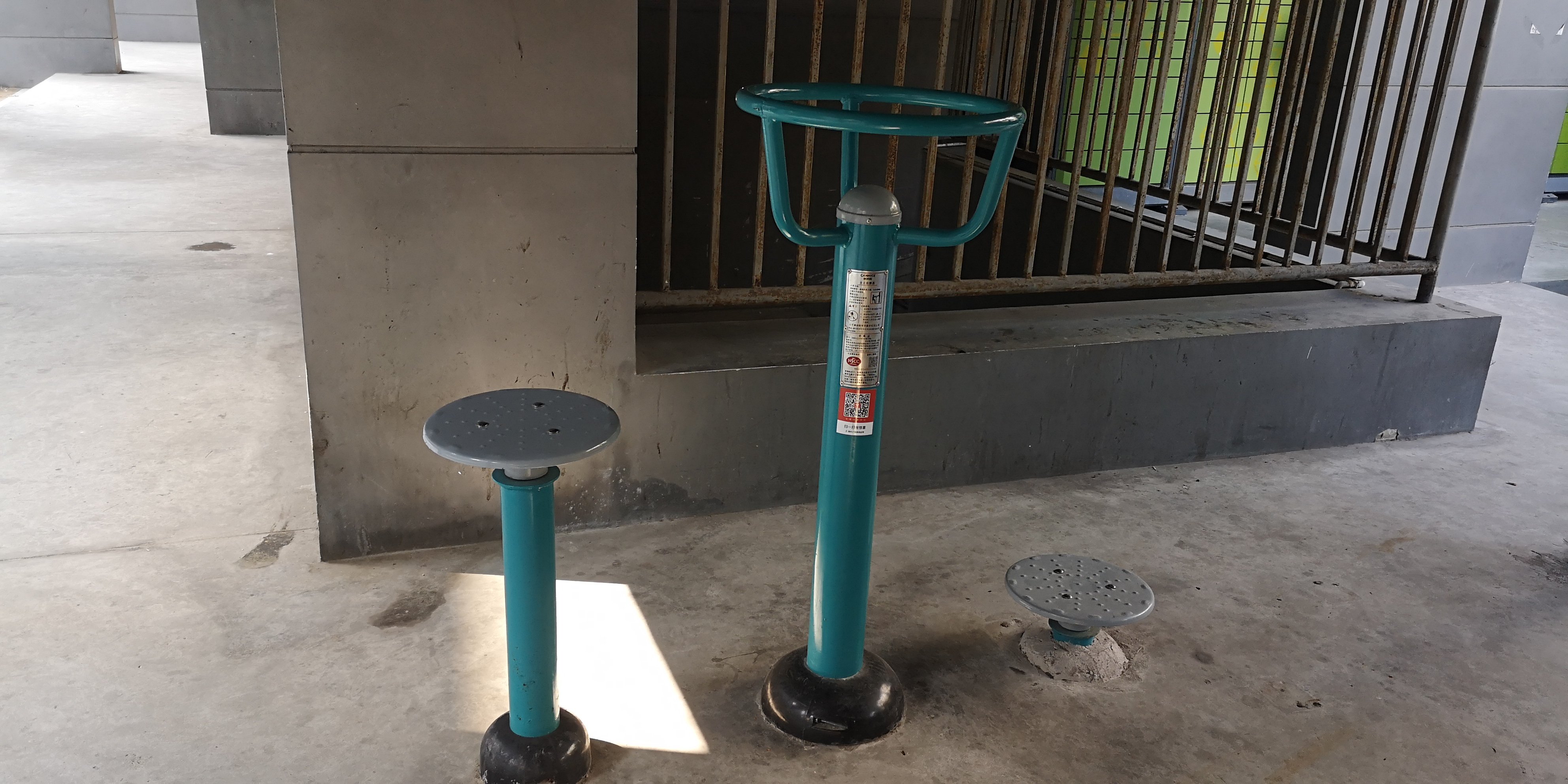 坐立扭腰器