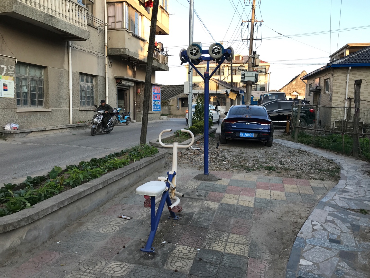 浦東新區大團鎮洪通路健身苑點
