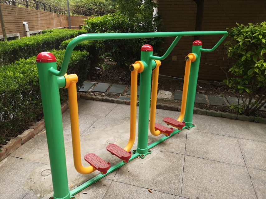 兩聯漫步機
