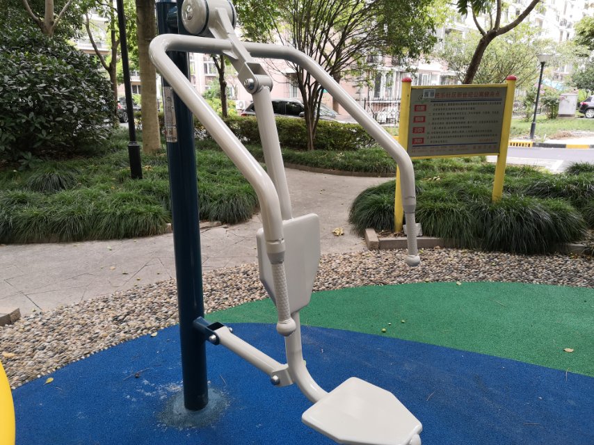 坐推訓練器