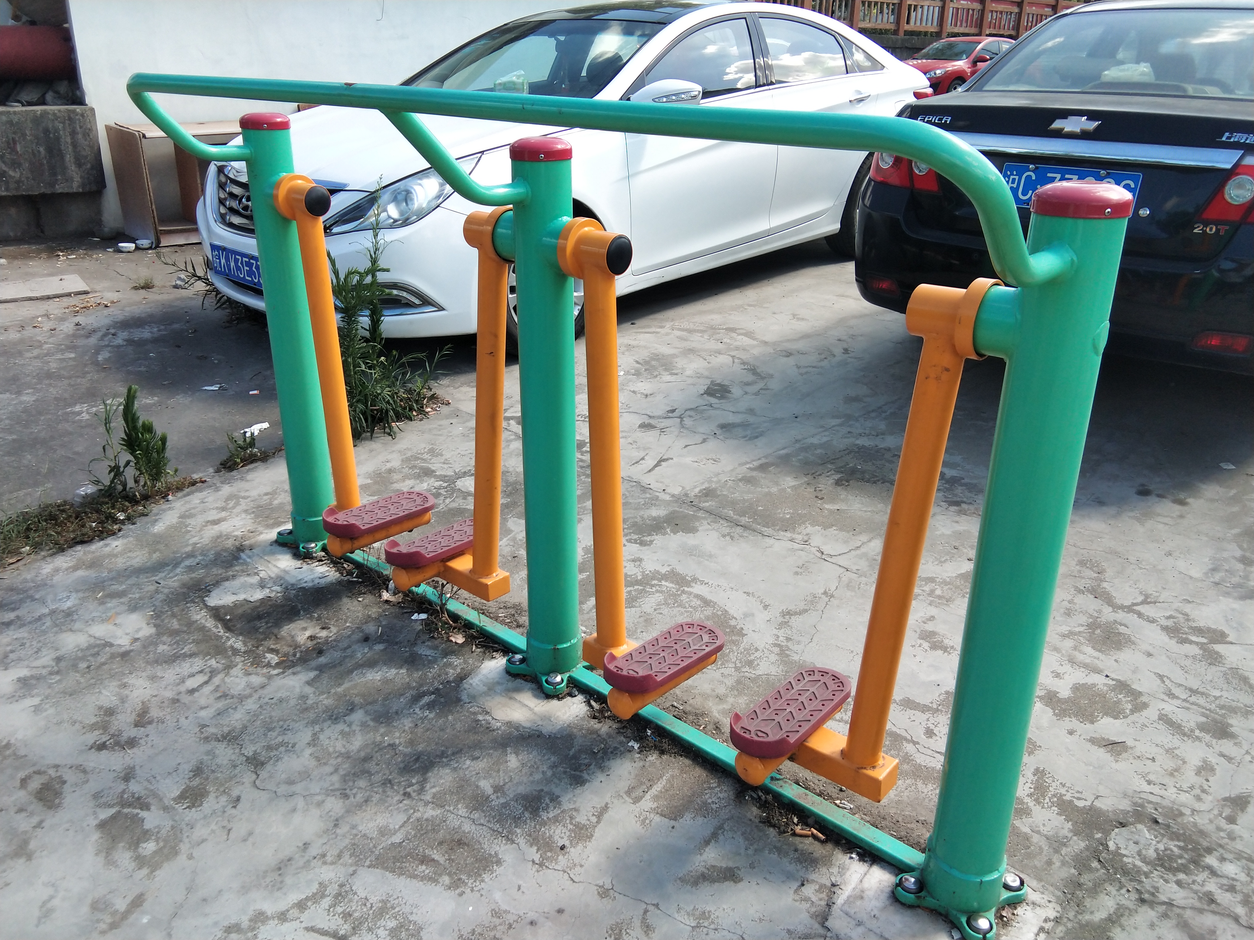 兩聯漫步機