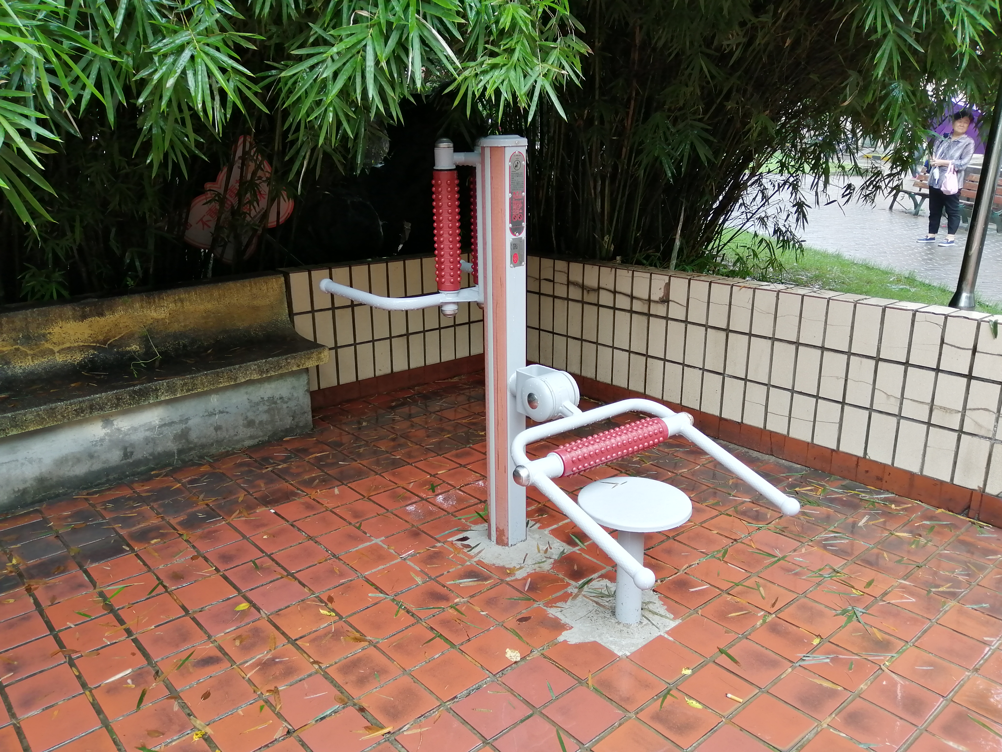 坐式腰背按摩器