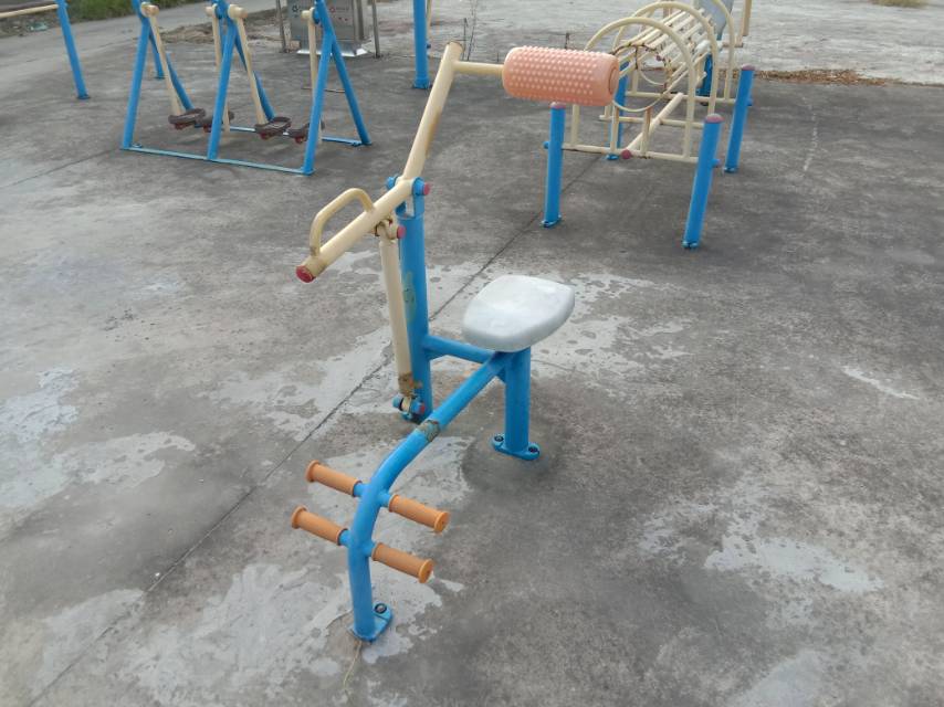 腹背鍛煉器