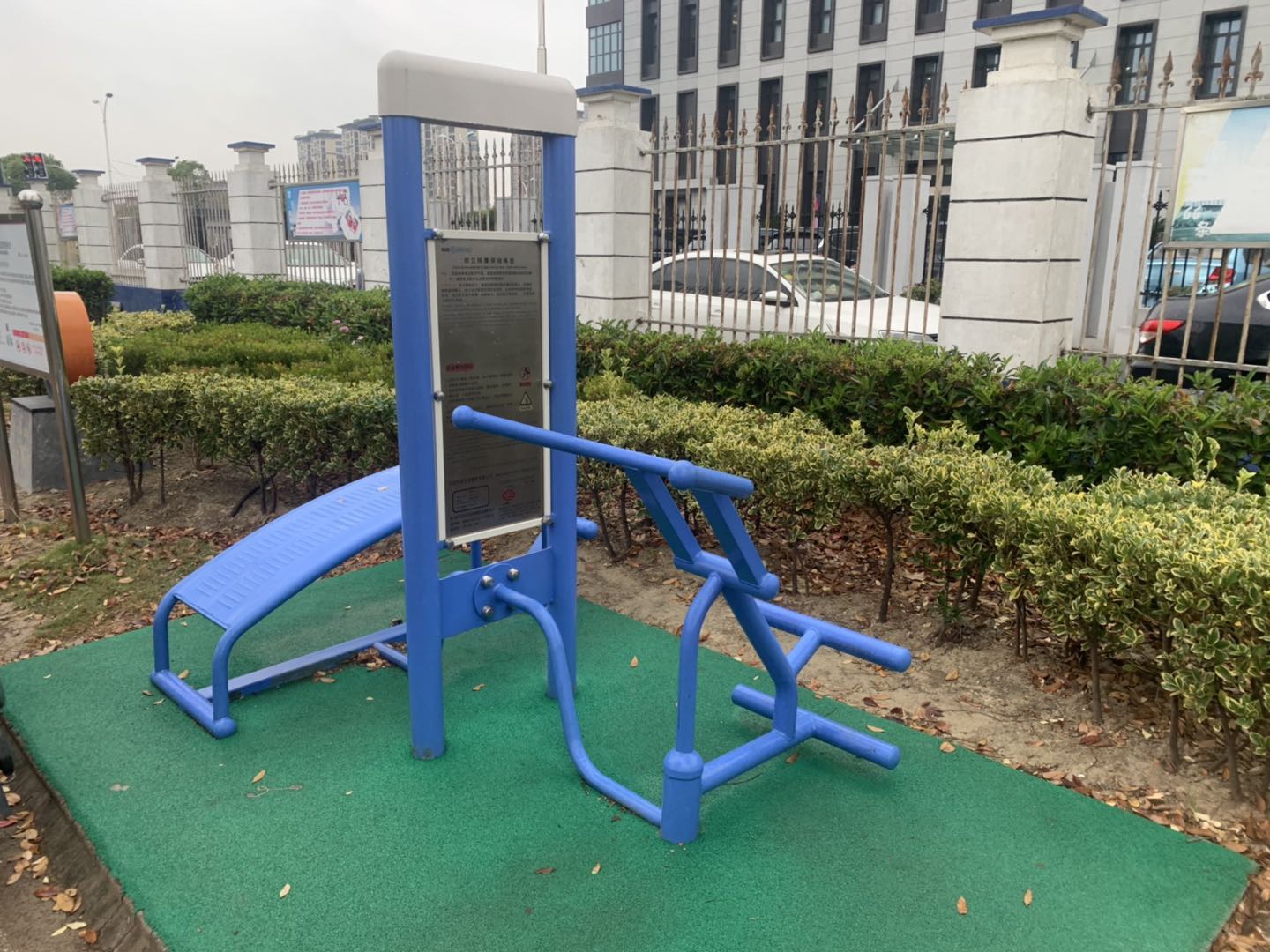 雙立柱背部訓練器