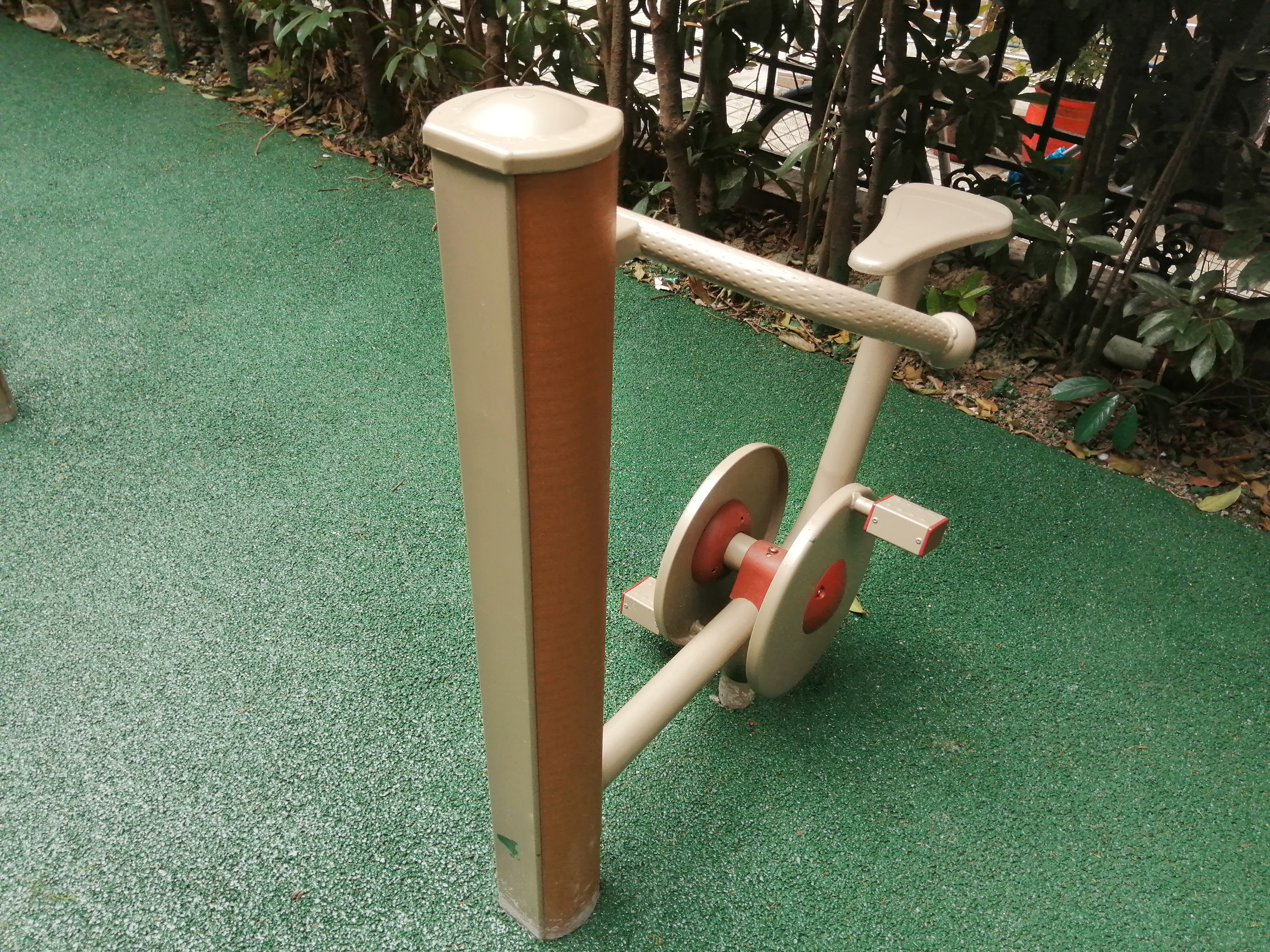直立健身車