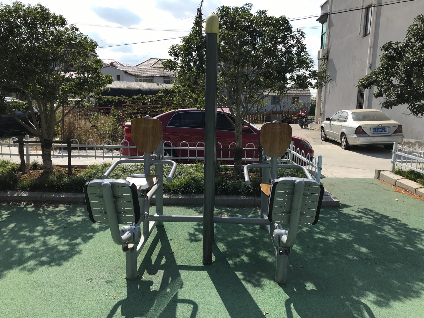 自重蹬腿器