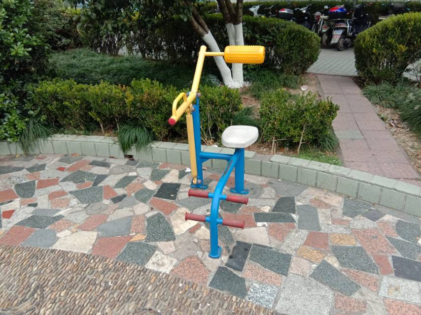 腹背鍛煉器