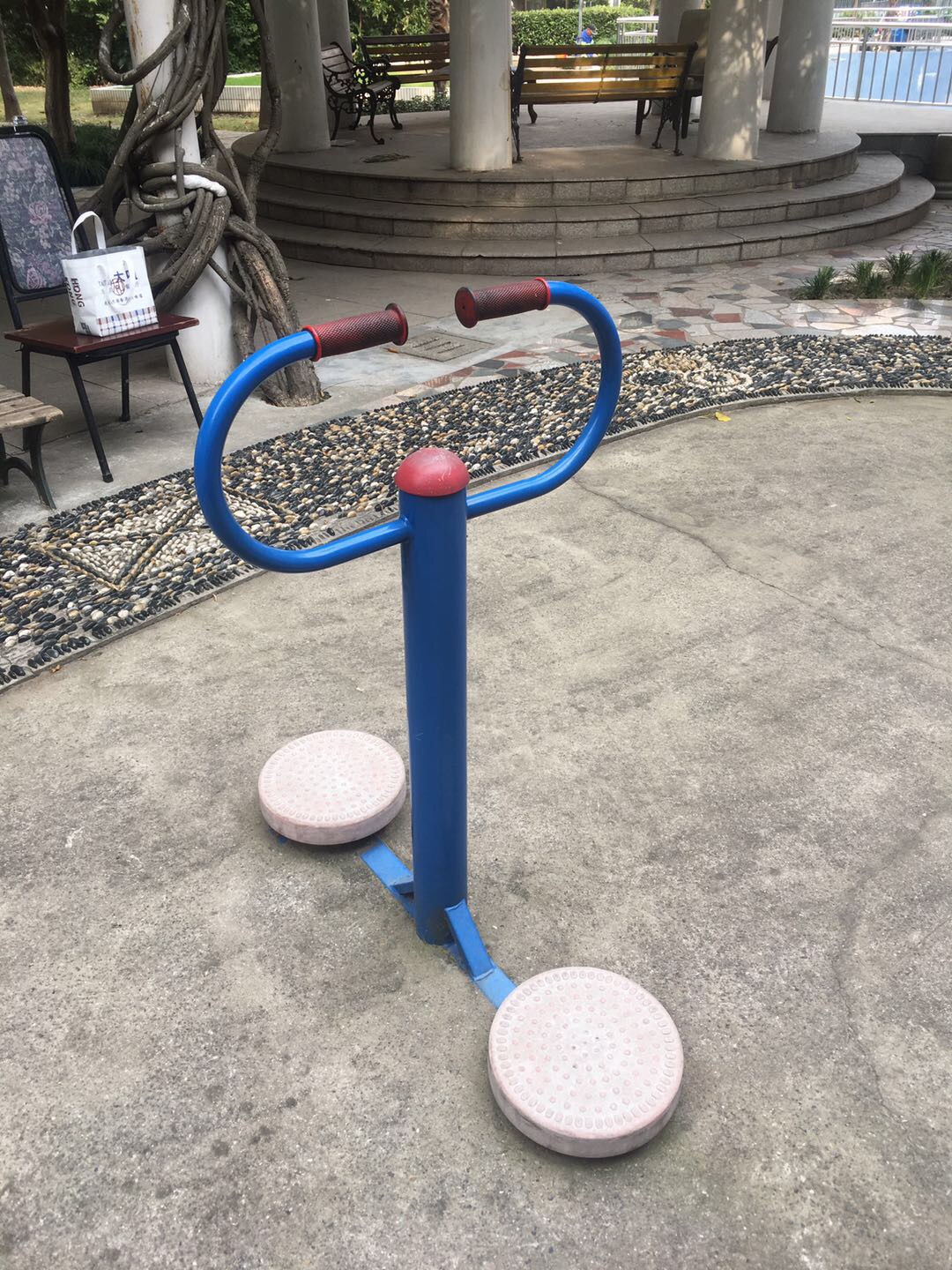 扭腰器