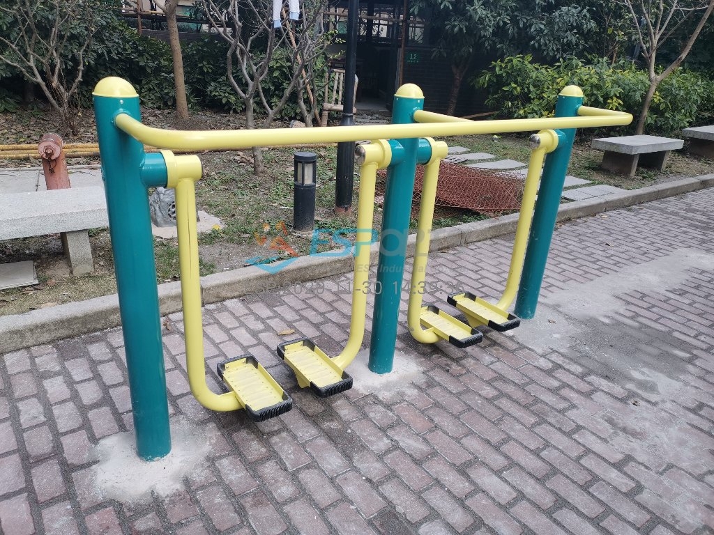 二位智能太空漫步機(jī)