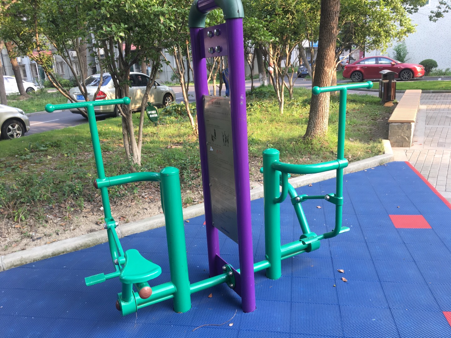 雙位健騎機