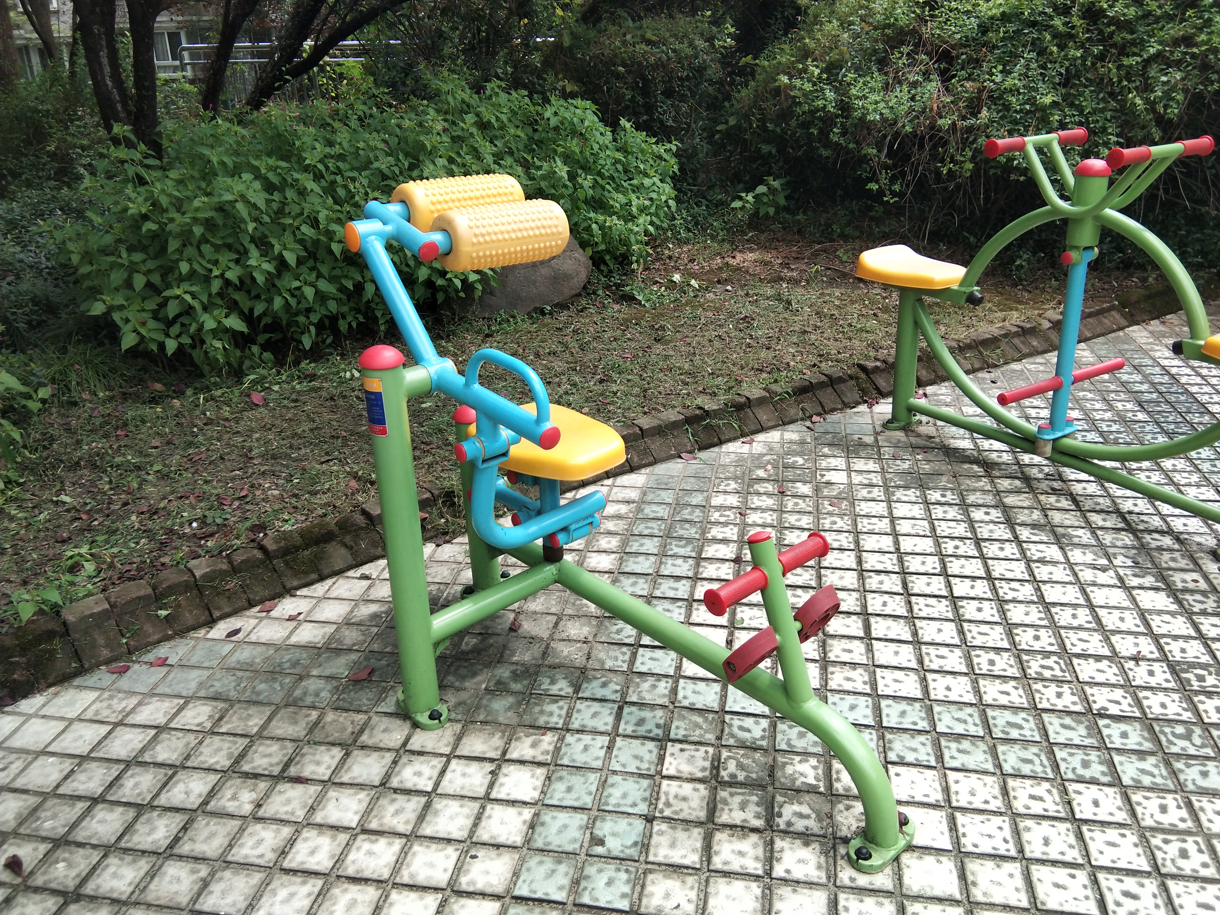 腹背鍛煉器