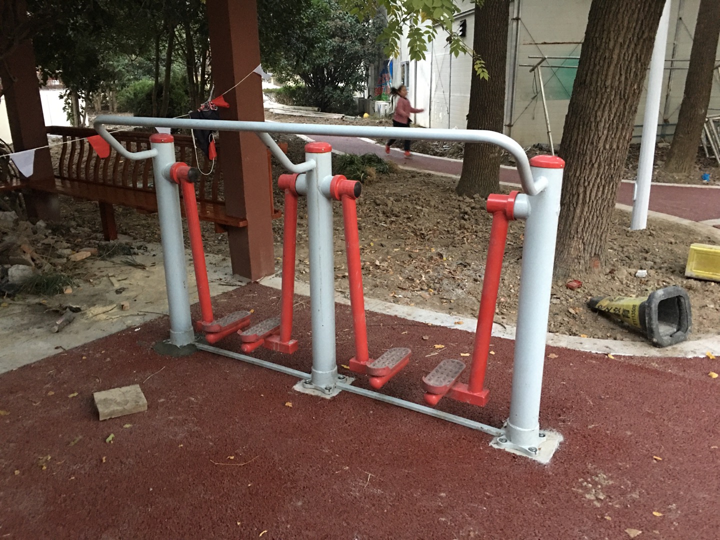 兩聯漫步機