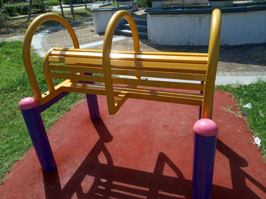 伸腰器