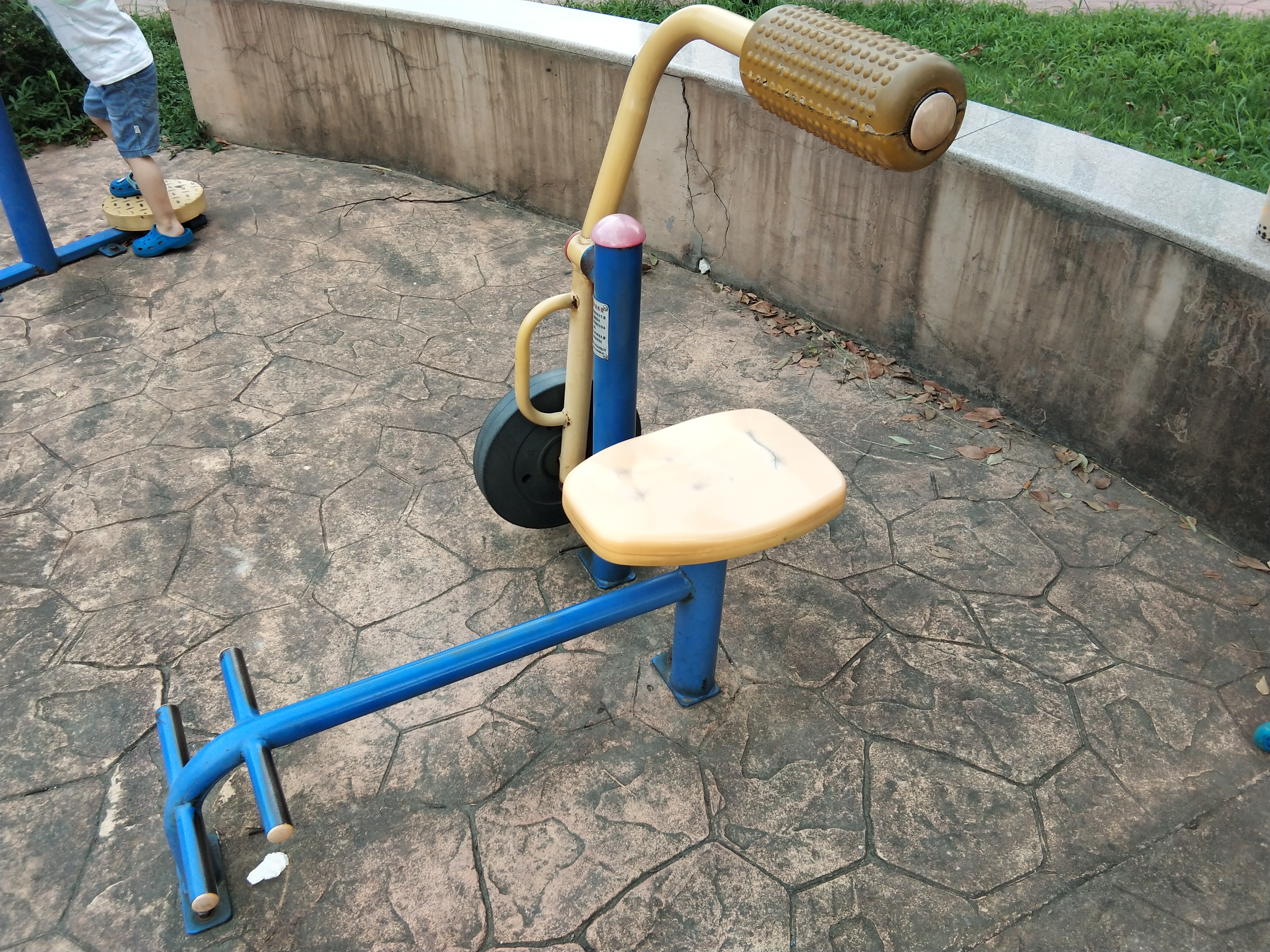 腹背鍛煉器