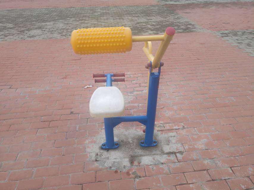 腹背鍛煉器