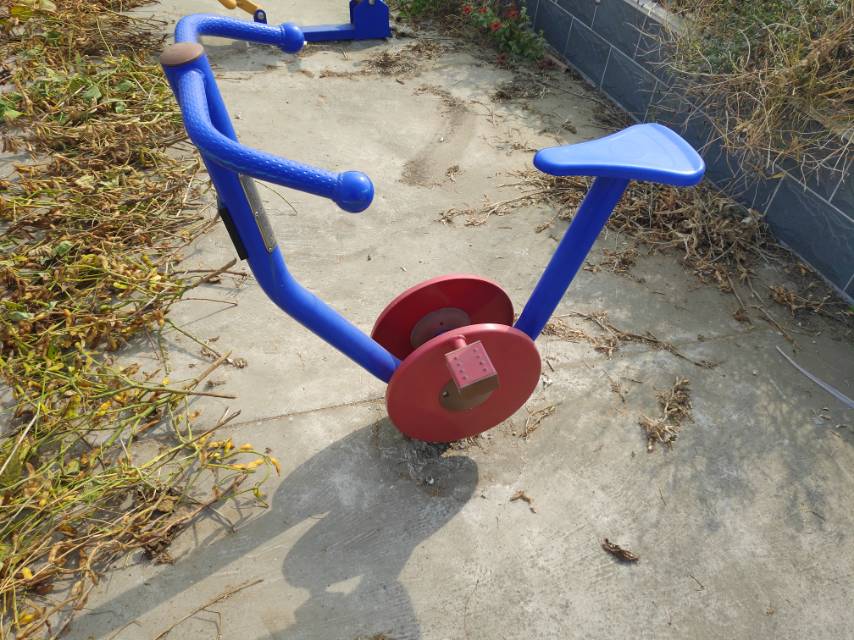 直立健身車