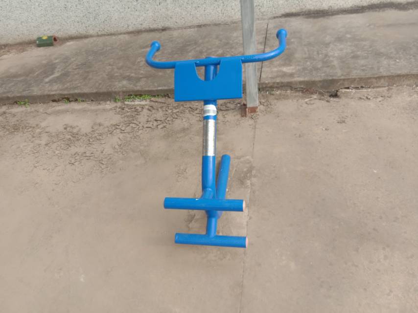 背肌訓練器