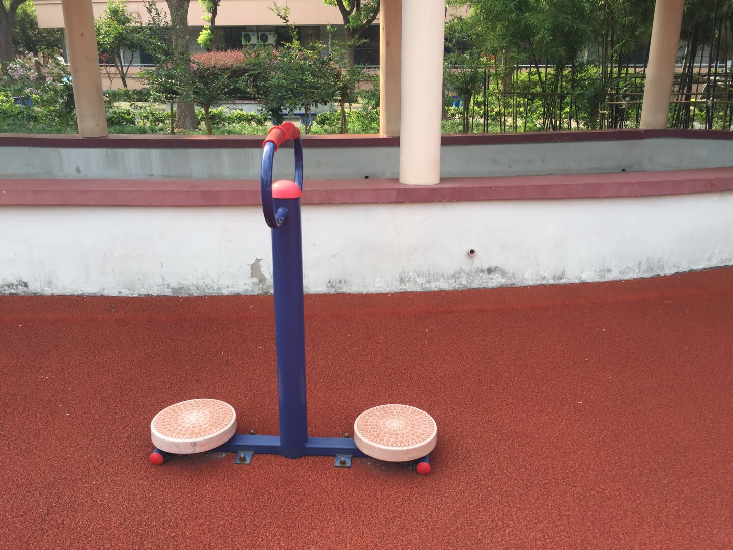 扭腰器
