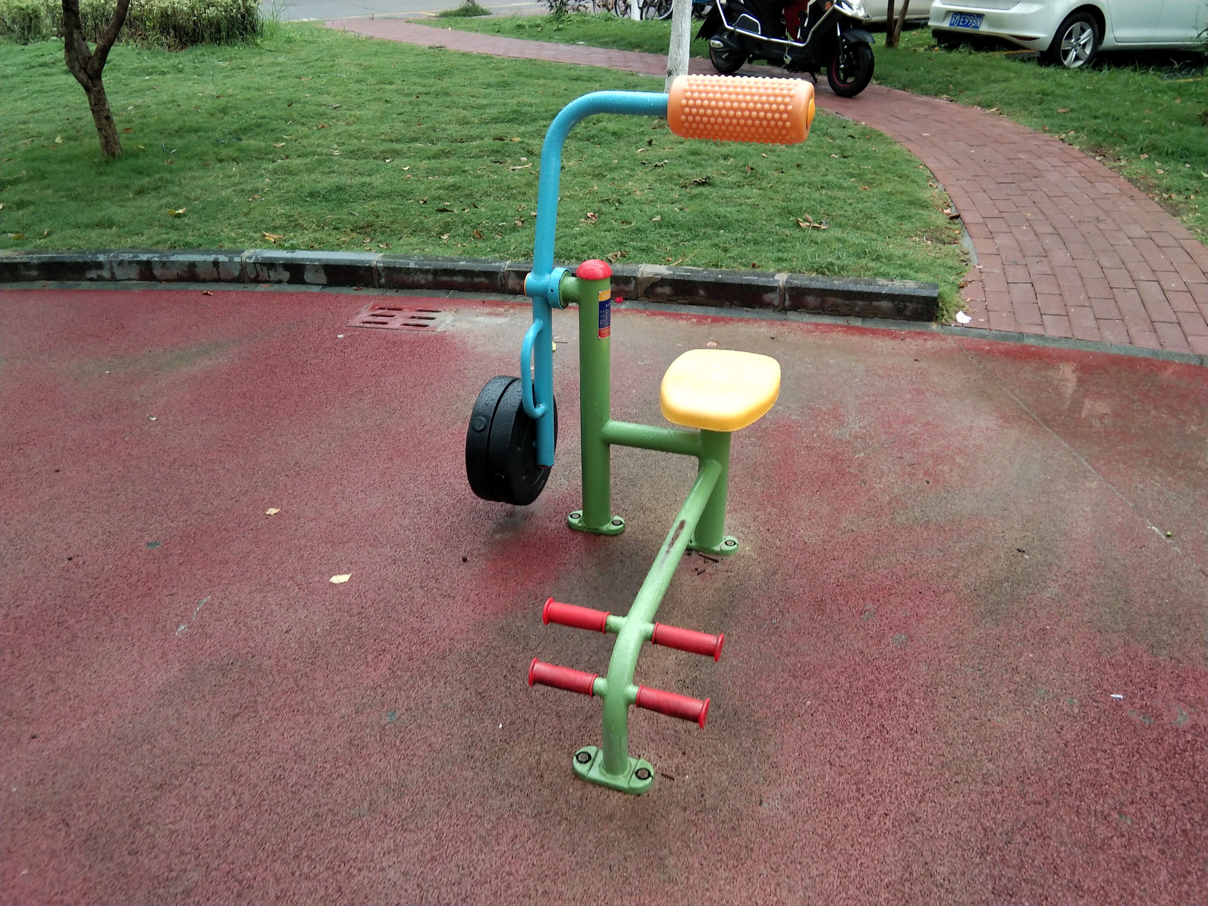 腹背鍛煉器
