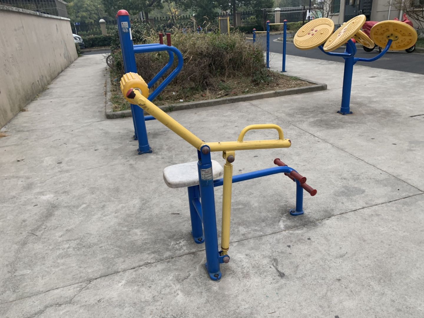 腹背鍛煉器
