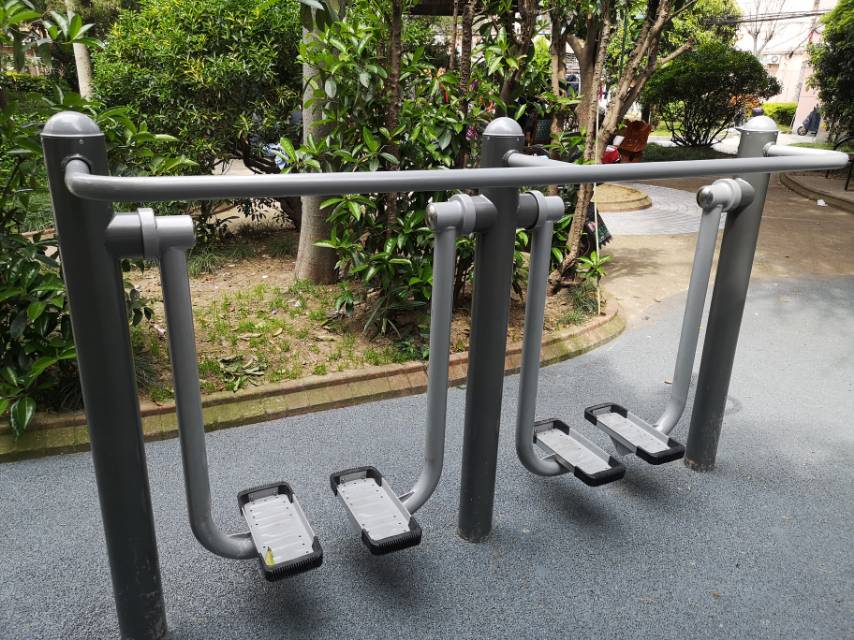 雙位太空漫步機