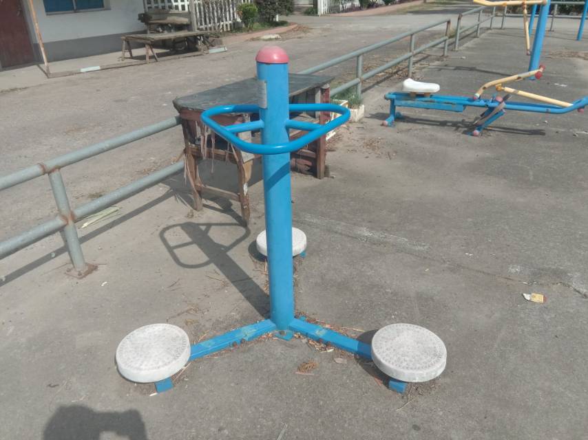 扭腰器
