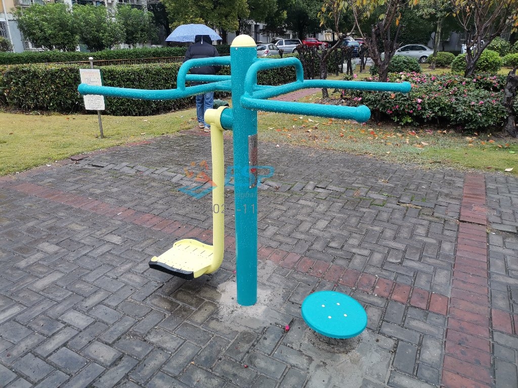 扭腰鐘擺器